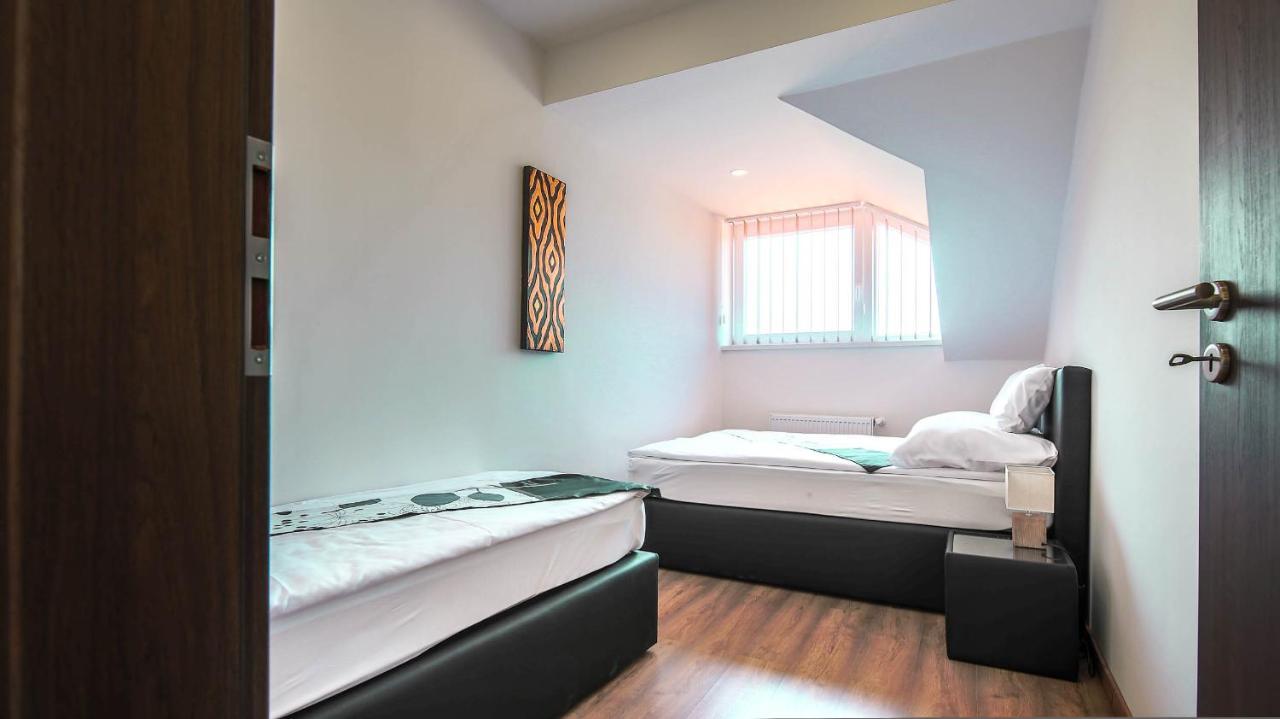 White Apartman Siofok Bagian luar foto