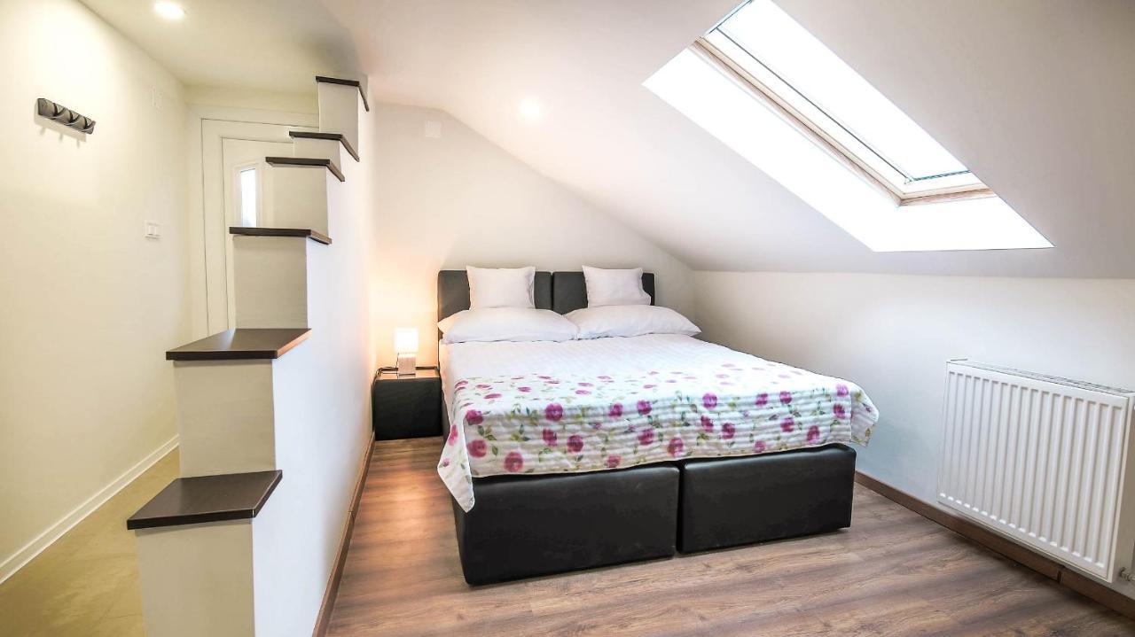 White Apartman Siofok Bagian luar foto