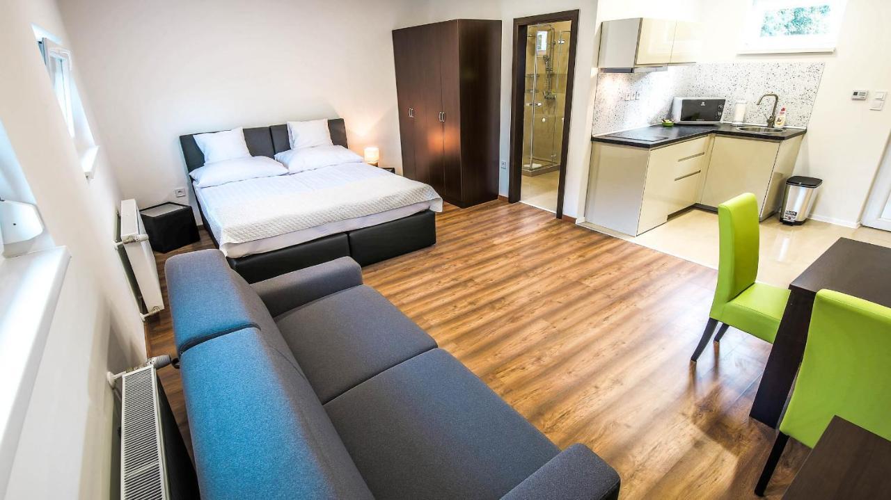 White Apartman Siofok Bagian luar foto