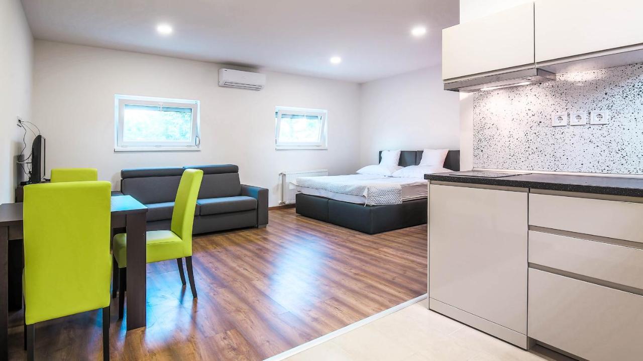 White Apartman Siofok Bagian luar foto