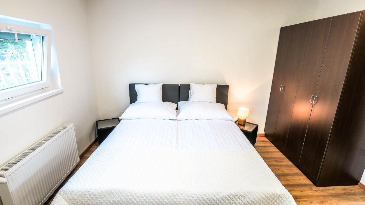 White Apartman Siofok Bagian luar foto