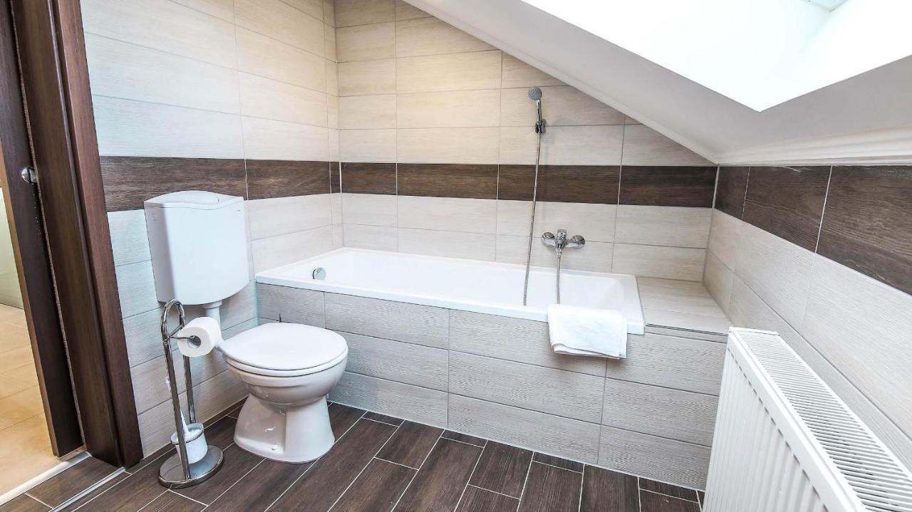 White Apartman Siofok Bagian luar foto