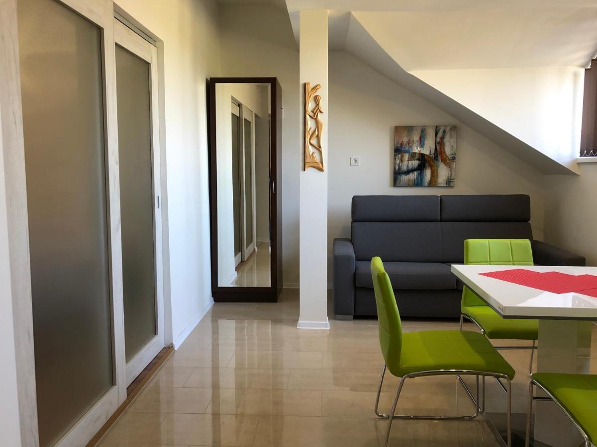 White Apartman Siofok Bagian luar foto
